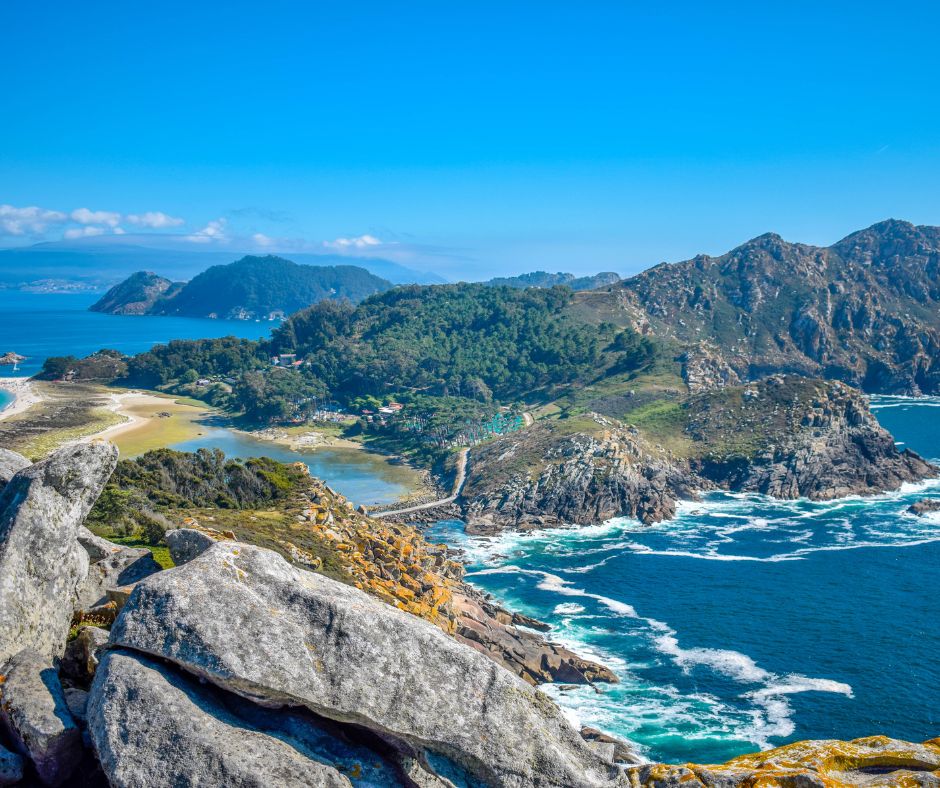 Fiordos gallegos: descubre los paisajes de la Ribeira Sacra y el Cañón del Sil fiordos gallegos